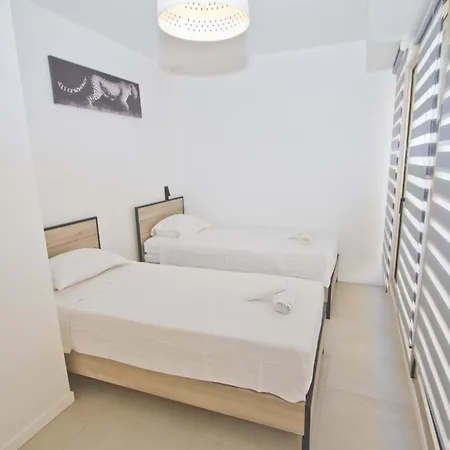 Sea Front Palace Promenade Apartment *