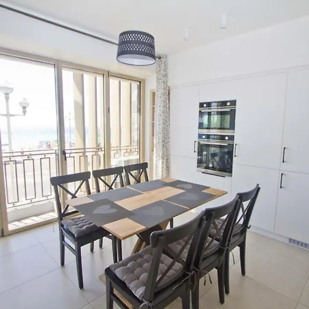 Sea Front Palace Promenade