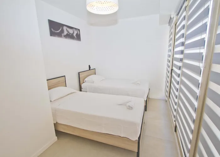 Sea Front Palace Promenade Apartment *
