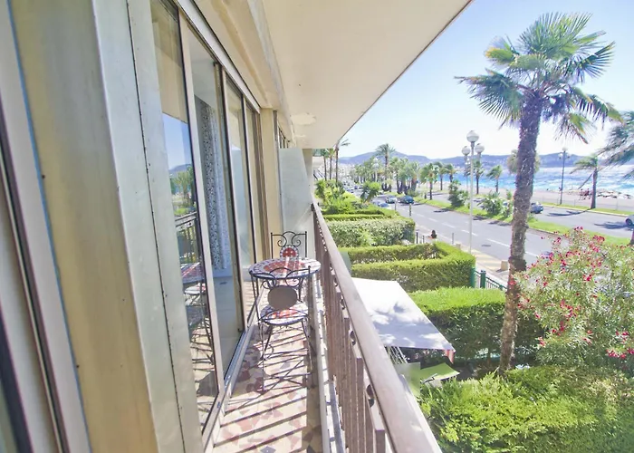 Sea Front Palace Promenade Apartment *