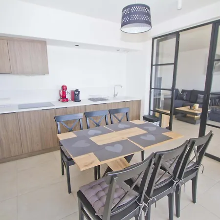 Sea Front Palace Promenade *